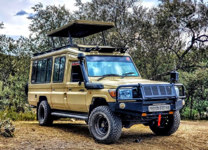 Luxurious Safari Land Cruiser (1)