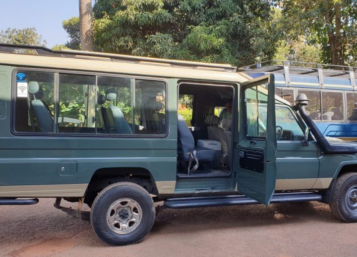Luxurious Safari Land Cruiser