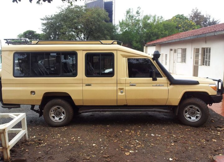 Luxurious Safari Land Cruiser