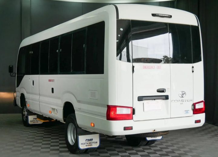toyota coaster (2)